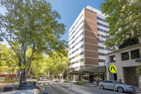 The Macleay Serviced Apartment Hotel - Whitsundays Accommodation 2
