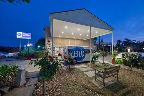 Best Western Airport Motel & Conv Ctr - Whitsundays Accommodation 1