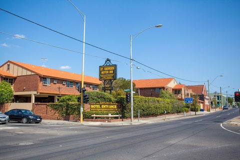 St Georges Motor Inn - Whitsundays Accommodation 0