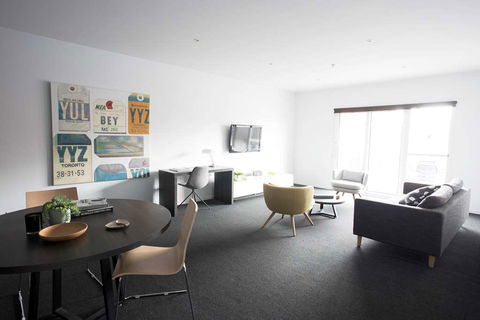 Tyrian Serviced Apartments - Whitsundays Accommodation 2