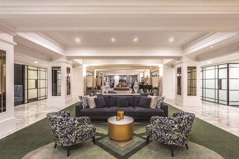 The Savoy Hotel On Little Collins - Whitsundays Accommodation 2