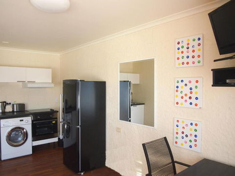 Siesta Central Apartments - Whitsundays Accommodation 2