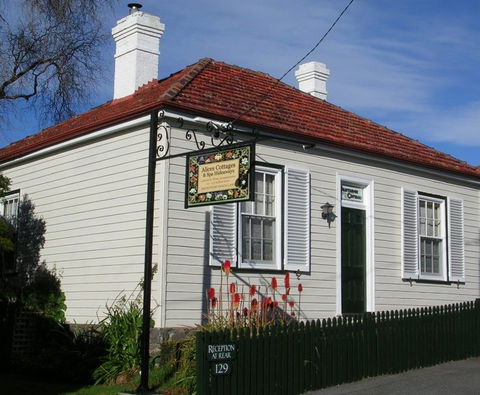 Alice's Cottages - Whitsundays Accommodation 0