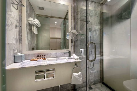 Hougoumont Hotel - Whitsundays Accommodation 2