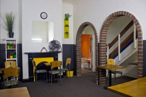 Adelaide Travellers Inn - Whitsundays Accommodation 0