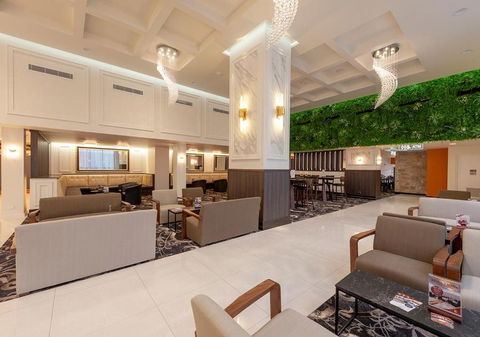 Burke & Wills Hotel - Whitsundays Accommodation 0