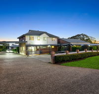 Ambassador On Ruthven Motel - Whitsundays Accommodation
