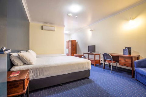 Atherton Hotel - Whitsundays Accommodation 2