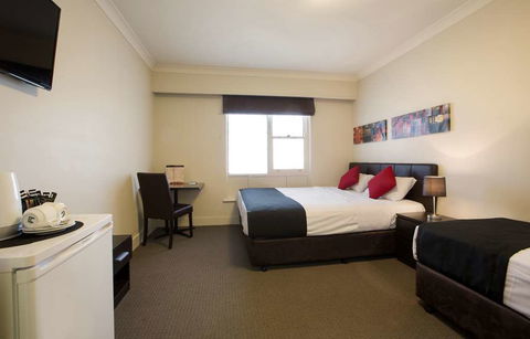 Enfield Hotel - Whitsundays Accommodation 2