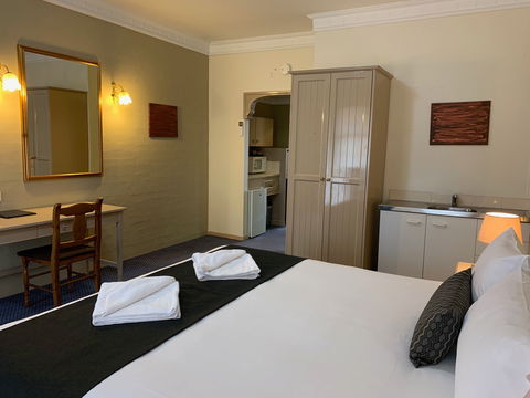 Heritage Motor Inn Goulburn - Whitsundays Accommodation 2