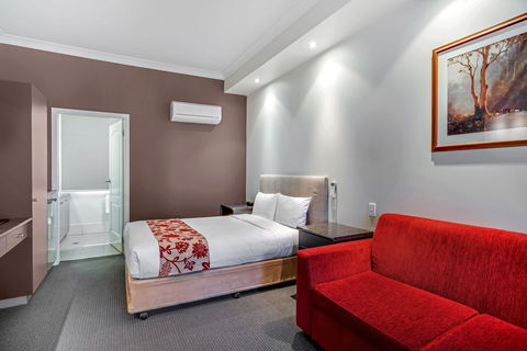 Prince Of Wales Motor Inn - Whitsundays Accommodation 2