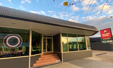 Ashton Townhouse Motel & Suites Tumut - Whitsundays Accommodation 0