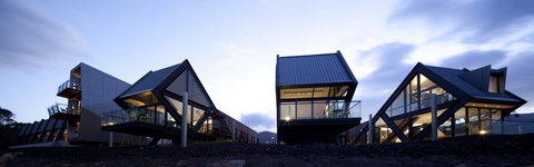 Mona Pavilions - Whitsundays Accommodation 1