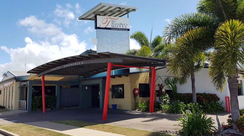 Ayr Traveller's Motel - Whitsundays Accommodation 0