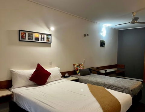 Ayr Traveller's Motel - Whitsundays Accommodation 1
