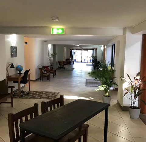 Ayr Traveller's Motel - Whitsundays Accommodation 2