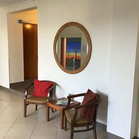 Ayr Traveller's Motel - Whitsundays Accommodation 3
