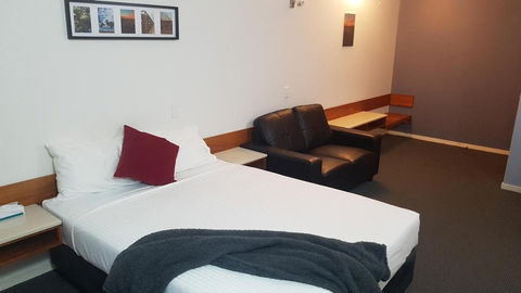 Ayr Traveller's Motel - Whitsundays Accommodation 5