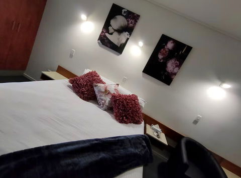 Ayr Traveller's Motel - Whitsundays Accommodation 7