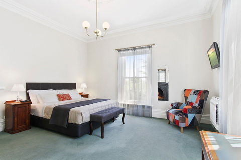 The Riversleigh - Whitsundays Accommodation 11