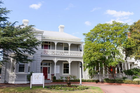 The Riversleigh - Whitsundays Accommodation 13