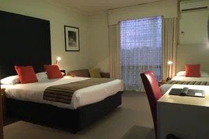 Sovereign Park Motor Inn - Whitsundays Accommodation 3