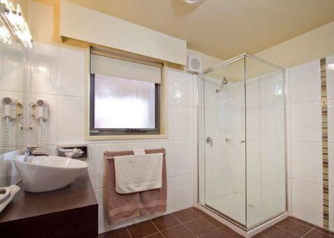 Comfort Inn & Suites City Views - Whitsundays Accommodation 5