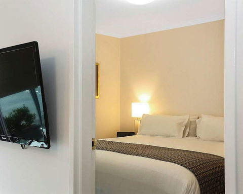 Quality Inn & Suites Menzies - Whitsundays Accommodation 5