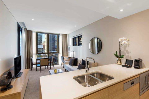 SKYE Suites Sydney - Whitsundays Accommodation 4