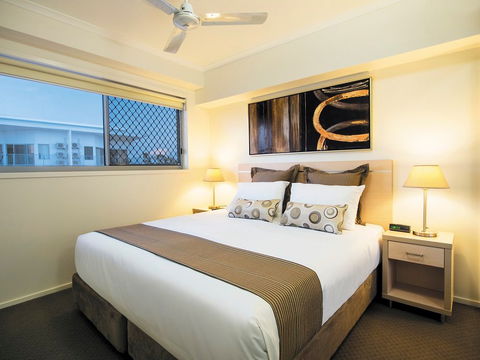 Oaks Moranbah - Whitsundays Accommodation 1