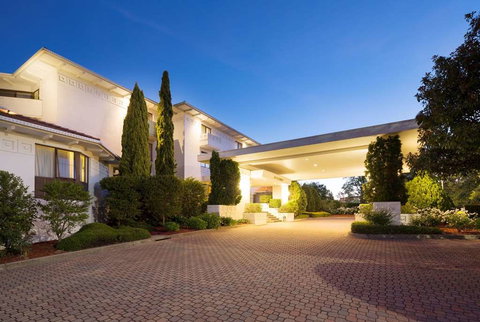 Ramada by Wyndham Diplomat Canberra - Whitsundays Accommodation 1