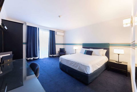 Ramada by Wyndham Diplomat Canberra - Whitsundays Accommodation 3