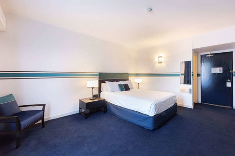 Ramada by Wyndham Diplomat Canberra - Whitsundays Accommodation 4
