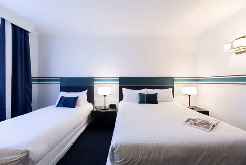 Ramada by Wyndham Diplomat Canberra - Whitsundays Accommodation 5