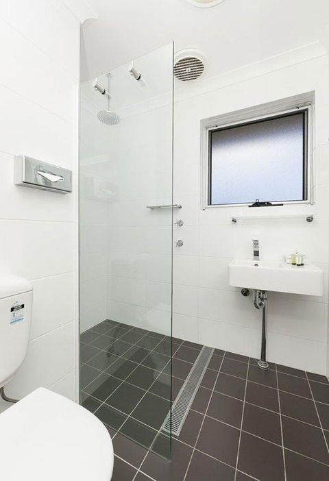 Forrest Hotel & Apartments - Whitsundays Accommodation 5