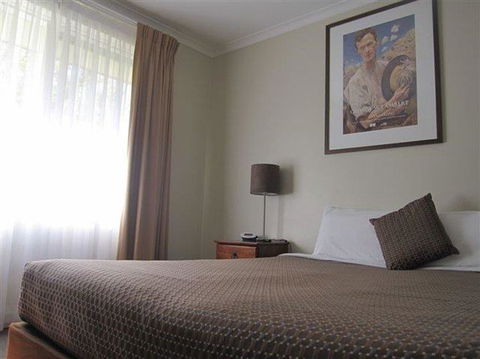Forrest Hotel & Apartments - Whitsundays Accommodation 7