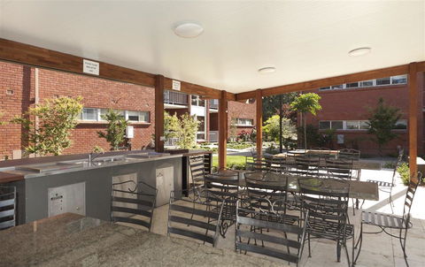 Forrest Hotel & Apartments - Whitsundays Accommodation 8