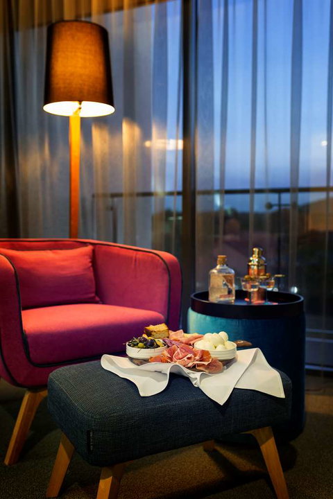 East Hotel - Whitsundays Accommodation 12