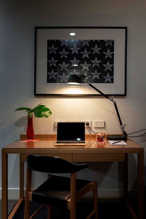 East Hotel - Whitsundays Accommodation 13