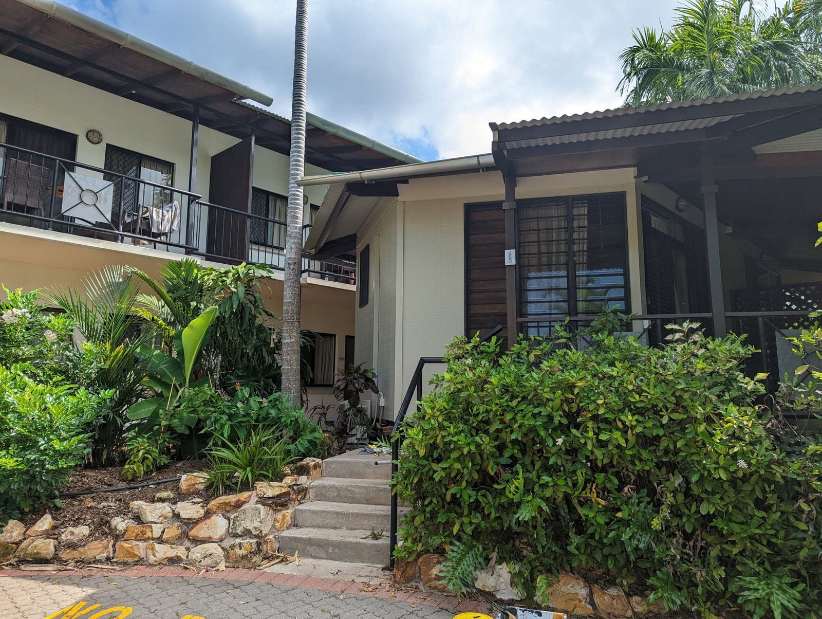 Lowmead ACT Whitsundays Accommodation