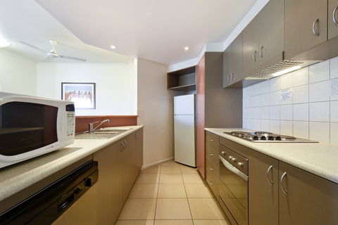 Metro Advance Apartments & Hotel - Whitsundays Accommodation 4