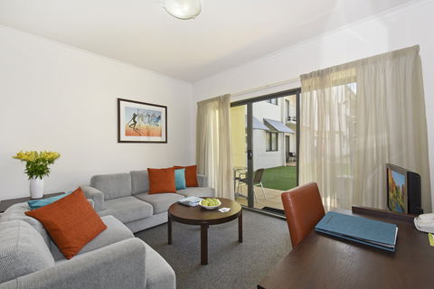 Metro Advance Apartments & Hotel - Whitsundays Accommodation 5