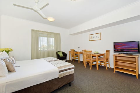 Metro Advance Apartments & Hotel - Whitsundays Accommodation 12