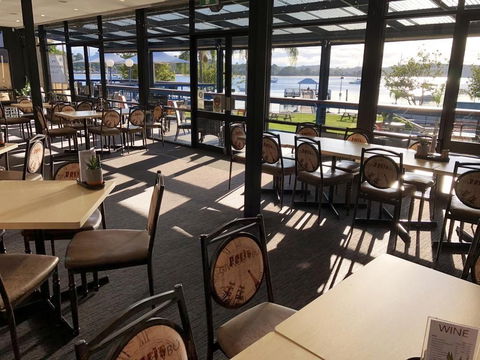 Mariners On The Waterfront - Whitsundays Accommodation 14