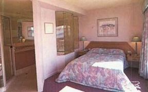 Esplanade Motor Inn - Whitsundays Accommodation 0