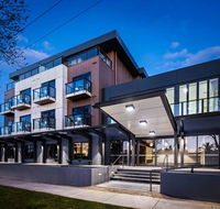 Quality Hotel Lakeside - Whitsundays Accommodation