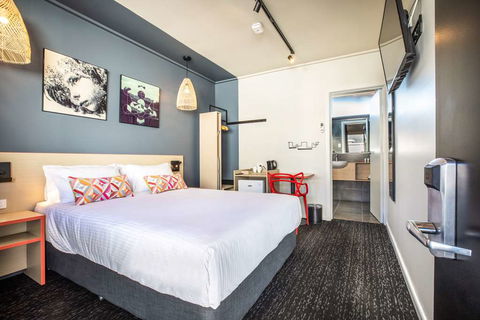 Monash Hotel - Whitsundays Accommodation 1
