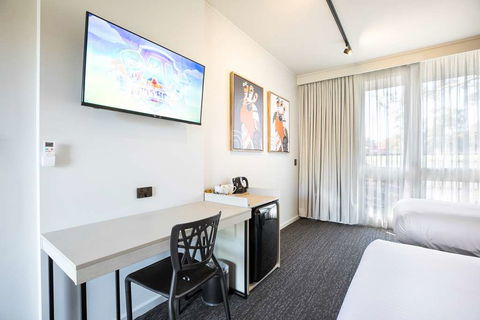 Nightcap At Sandown Park Hotel - Whitsundays Accommodation 2