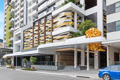 Arise On Hope Street - Whitsundays Accommodation 0