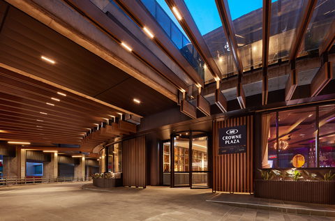 Crowne Plaza Melbourne - Whitsundays Accommodation 1